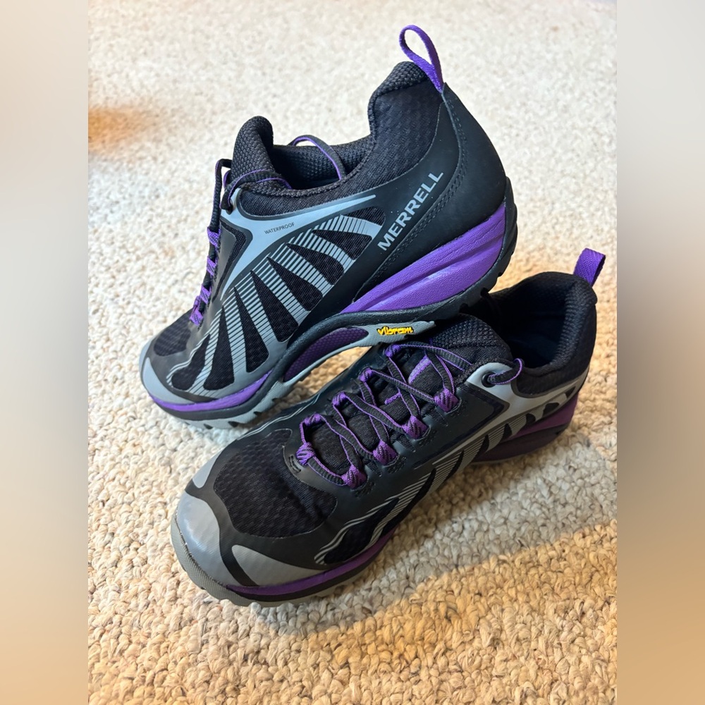 Merrell Women's Black and Purple Athletic Shoes